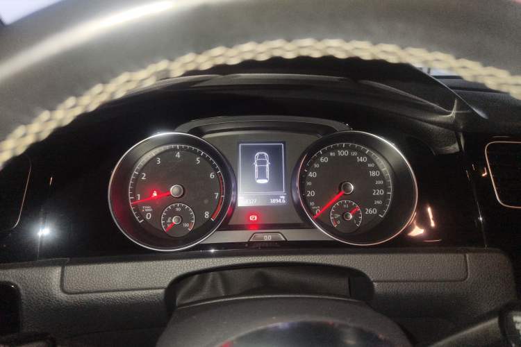 Used Volkswagen Golf 2016 1.4TSI Automatic R-Line
