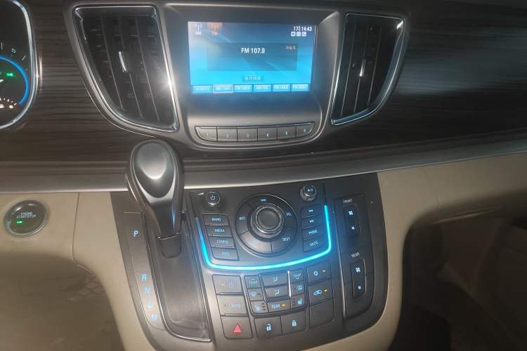 Used Buick GL8 2011 3.0L GT Luxury Business Haoya Edition
