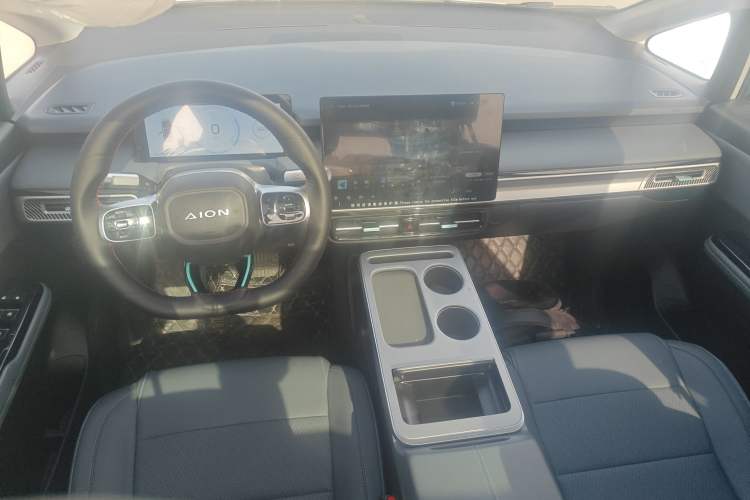 Used AION Y 2023 Plus 510 Smart Edition Center Console