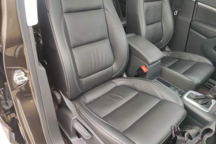 Used Volkswagen Tiguan 2017 300TSI Automatic Two-Wheel Drive Silk Road Comfort Edition Right Front Seat