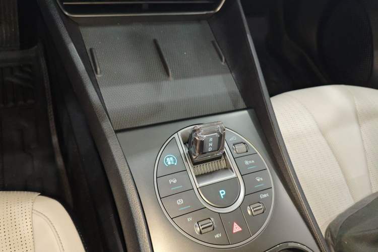 Used BYD Seal 05 DM-i 2025 DM-i Intelligent Drive 120KM Flagship Model Gear Lever