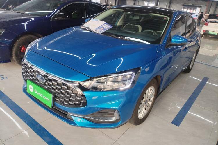 Used Ford Focus 2021 Sedan 1.5L Automatic Sharp Edition
