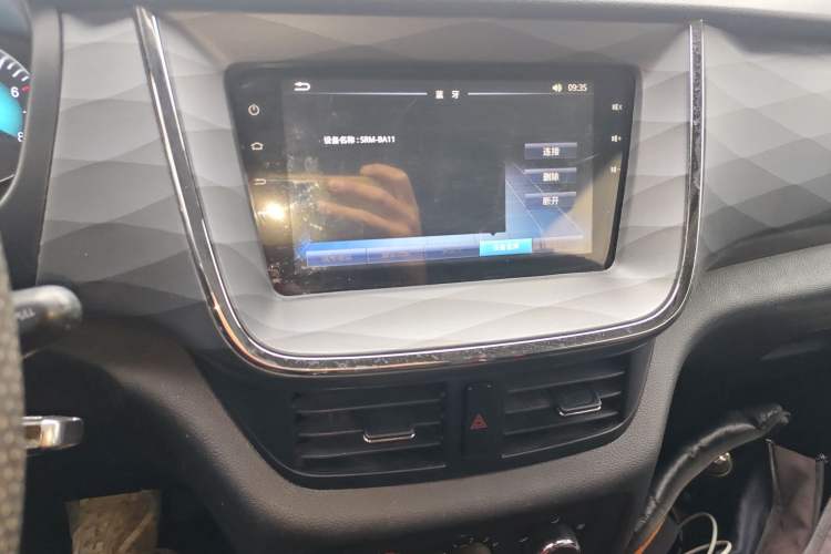 Used Jinbei Gold Hiace 2021 1.5L Passenger Van Travel Lion 6-Seater