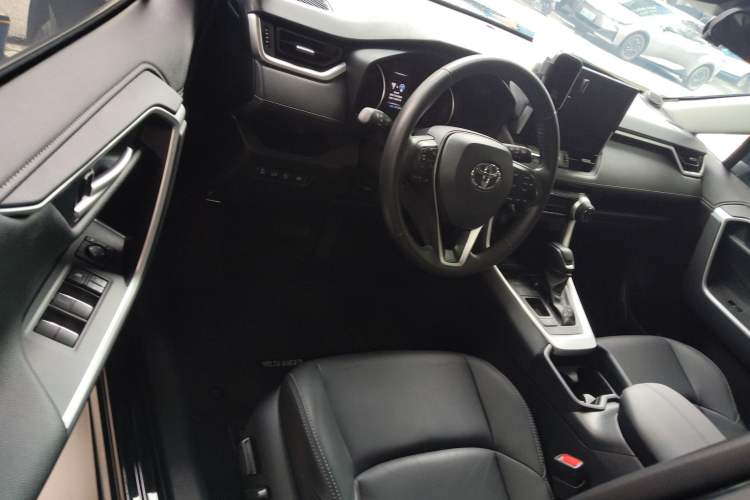 Used Toyota Wildlander 2022 Dual-Engine 2.5L E-CVT Two-Wheel Drive Luxury PLUS Edition