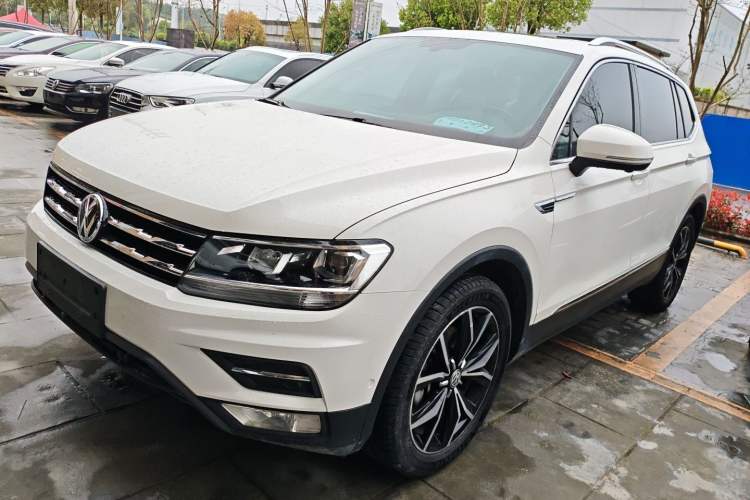 Used Volkswagen Tiguan L 2019 330TSI Automatic Two-Wheel Drive Smart Luxury Version China V Emission Standard