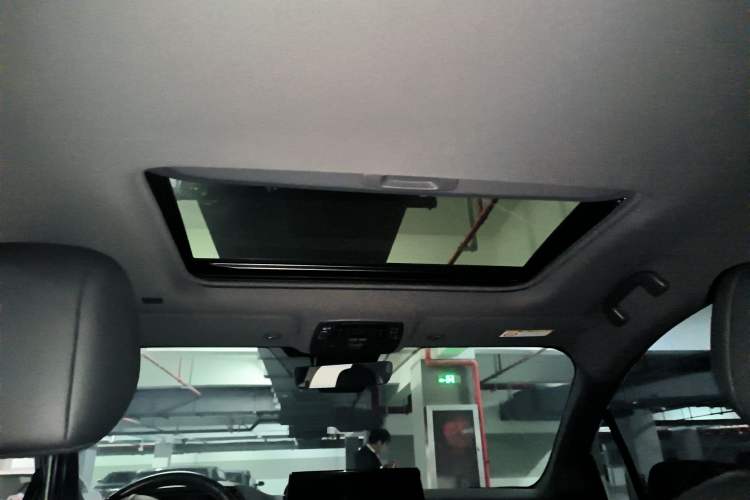 Used Toyota SIENNA 2023 2.5L Hybrid Deluxe Edition