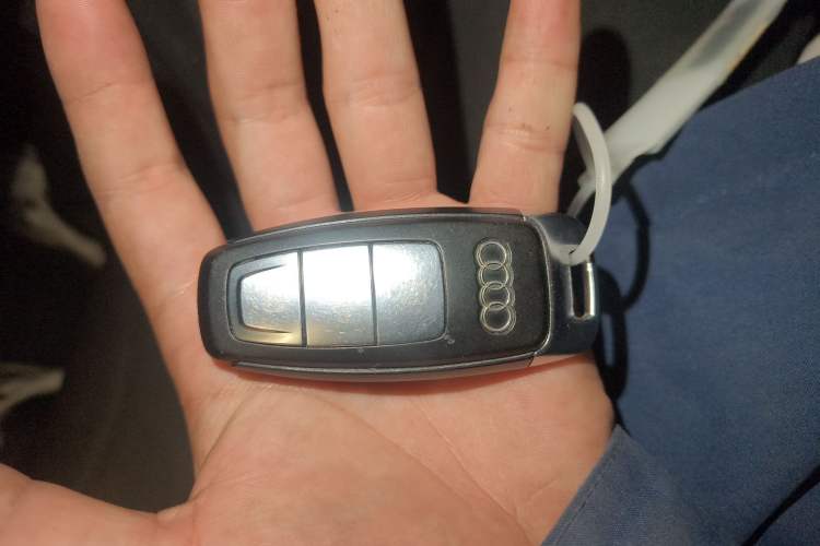 Used Audi A8 2018 A8L 55 TFSI quattro Launch Edition Elite Model Vehicle Key