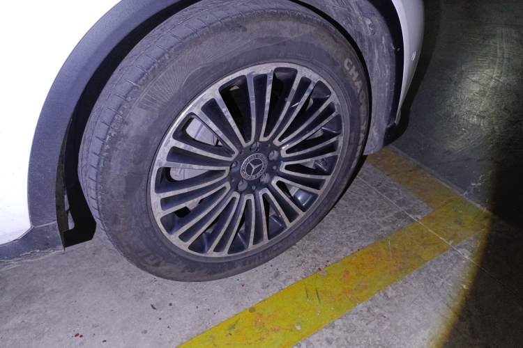 Used Mercedes-Benz GLC 2019 GLC 200 4MATIC Right Front Wheel Hub