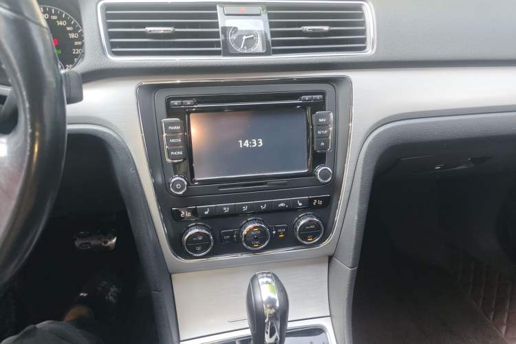 Used Volkswagen Passat 2015 1.8TSI DSG Prestige Edition
