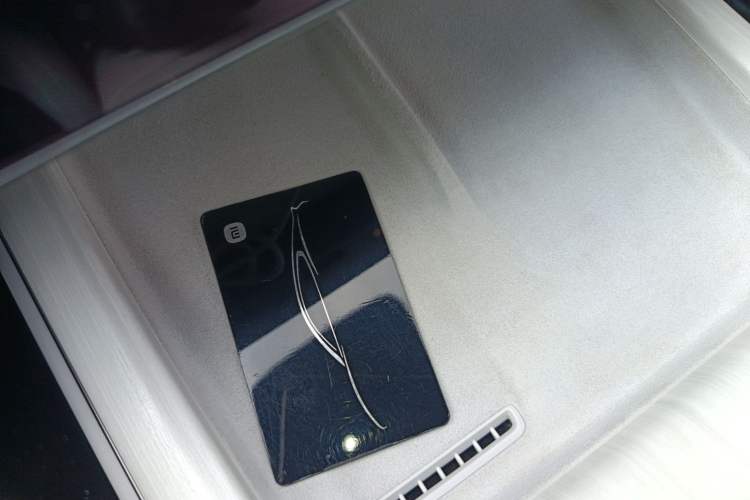 Used Xiaomi Auto SU7 2024 Rear-Drive Long-Range Intelligent Driving Version Vehicle Key