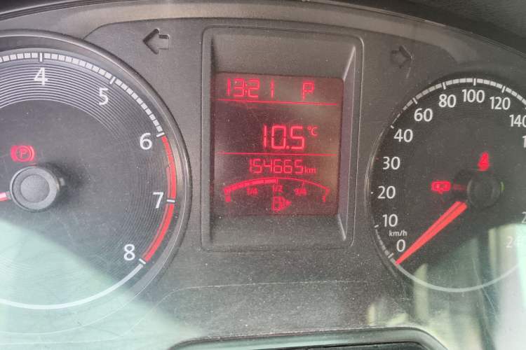 Used Volkswagen Jetta 2017 1.5L Automatic Fashion Model Odometer Close Up