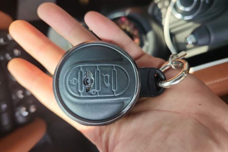 Used MINI 2023 2.0T COOPER S Artist Five-Door Edition Vehicle Key