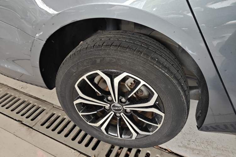 Used Roewe i6 MAX New Energy 2021 EV 500 Skyroof Deluxe Edition Exterior 5