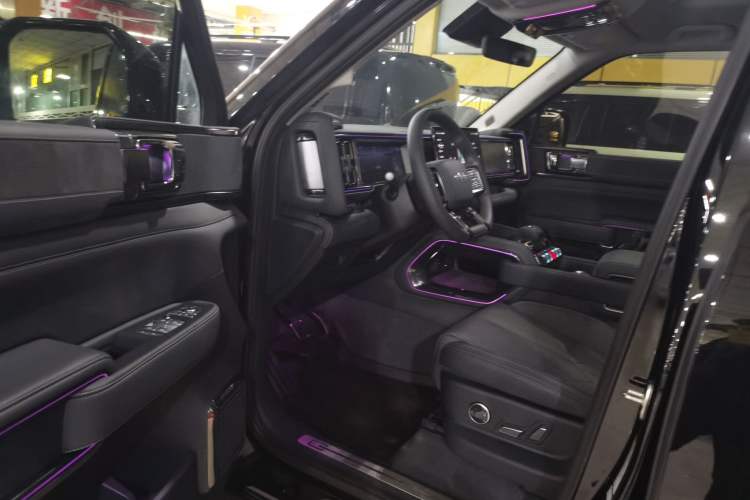 Used Formula Leopard Leopard 5 2023 Explore Edition