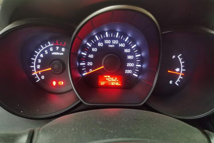 Used Kia K2 2015 Sedan 1.4L MT GLS