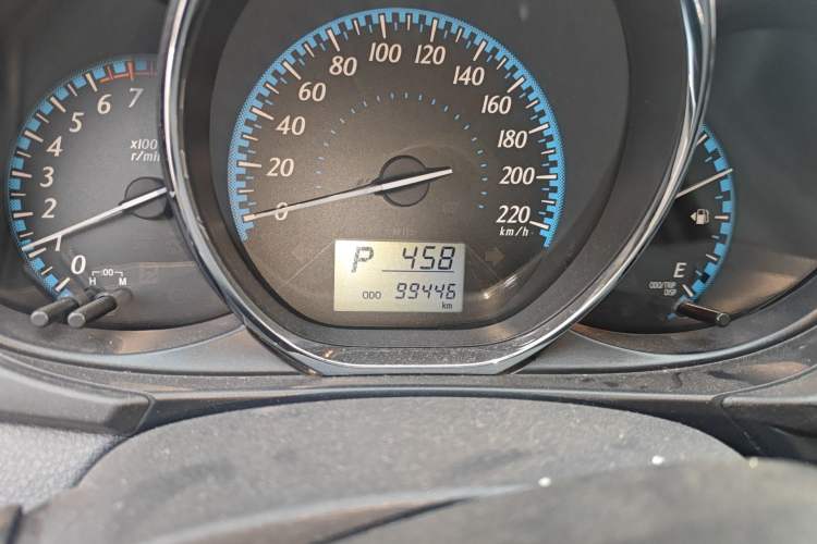 Used Toyota YARiS L Zhi Xuan 2017 1.5E CVT Enhanced Performance Edition Odometer Close Up