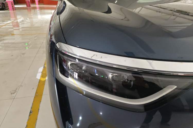 Used Hima AITO M8 2025 Extended-Range Ultra Version 53.4 kWh 5-Seater Edition
