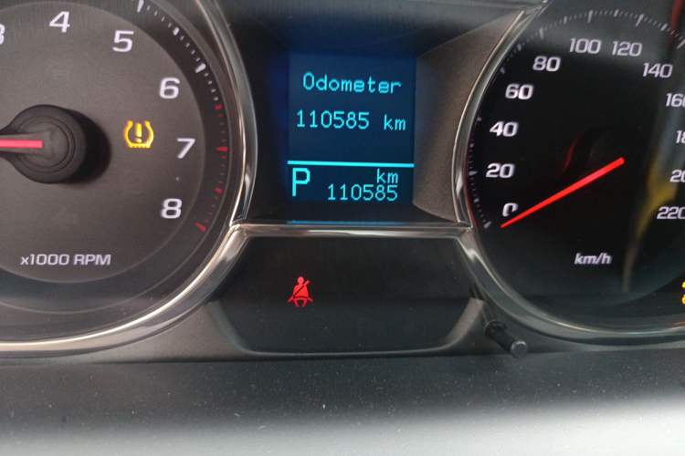 Used Chevrolet Captiva 2017 2.4L 4x4 Flagship Edition 7-Seater Odometer Close Up