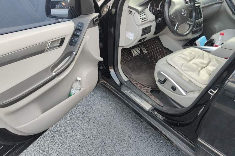 Used Mercedes-Benz R-Class 2011 R 300 L Business Model