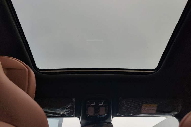 Used Changan CS75 PLUS 2025 4th Generation UItra 2.0T New Blue Whale Engine – Cloud Edition