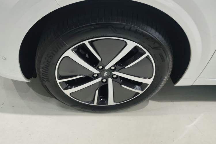 Used Li Auto L6 2024 Max Left Front Wheel Hub