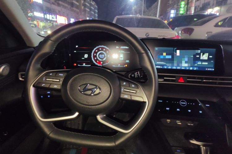 Used Hyundai Elantra 2022 1.5L CVT LUX Prestige Edition
