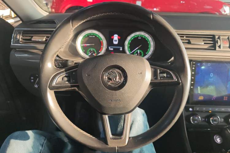 Used Skoda Superb 2018 TSI330 DSG Luxury Edition China V Standard Steering Wheel