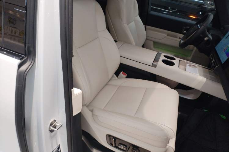 Used Li Auto MEGA 2025 Home Family Special Edition Right Front Seat