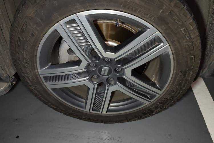 Used Polestones 01 2023 All-Purpose 7-Seater Version
