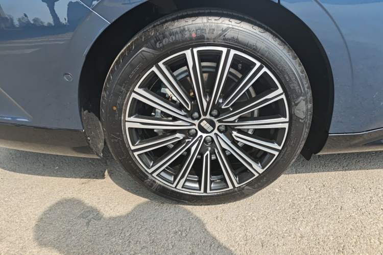 Used Geely Galaxy 8 2025 130km EM-P Starship Edition
