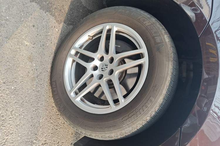 Used Porsche Macan 2017 Macan 2.0T Exterior 4