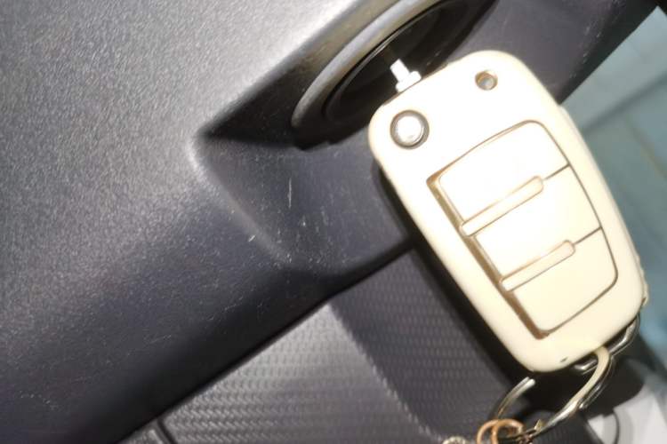 Used Chery New Energy QQ Ice Cream 2022 120km Conical Shape Lithium Iron Phosphate