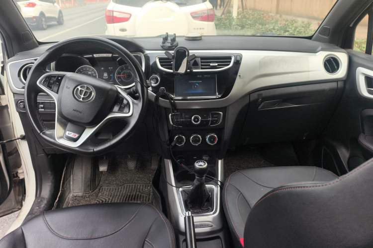 Used Brilliance V3 2015 1.5L Manual Smart Version
