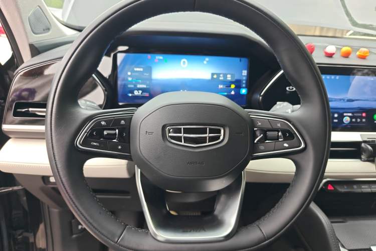 Used Geely Auto Monjaro L 2023 2.0TD High-Power Automatic Two-Wheel Drive Flagship Version Steering Wheel