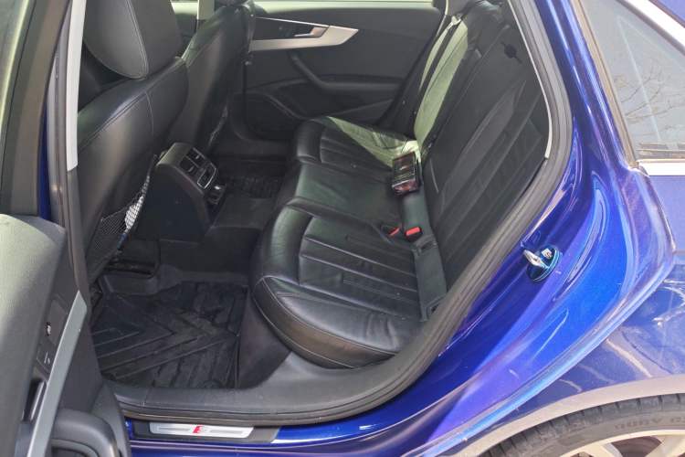 Used Audi A4L 2018 30th Anniversary Edition 40 TFSI Fashion Model
