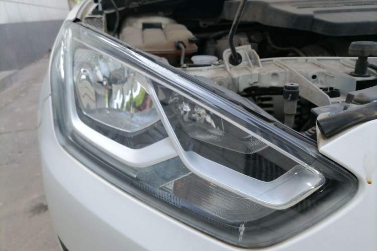 Used Ford Escort 2015 1.5L Manual Comfort Model Right Front Headlight