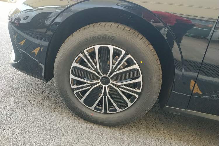 Used Geely Galaxy Stellar 6 2026 Model 125km Free-Style Edition
