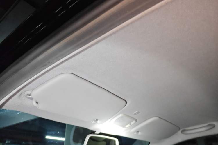 Used Chery QQ Ice Cream 2022 170km Sundae Phosphate Lithium-Ion
