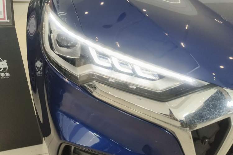 Used Hongqi HS5 2022 Revised Version 2.0T Smart Connect Flagship Edition
