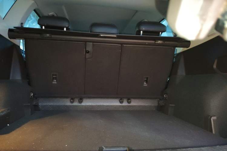 Used Volkswagen Tiguan L 2017 330TSI Automatic Two-Wheel Drive Luxury Edition Trunk