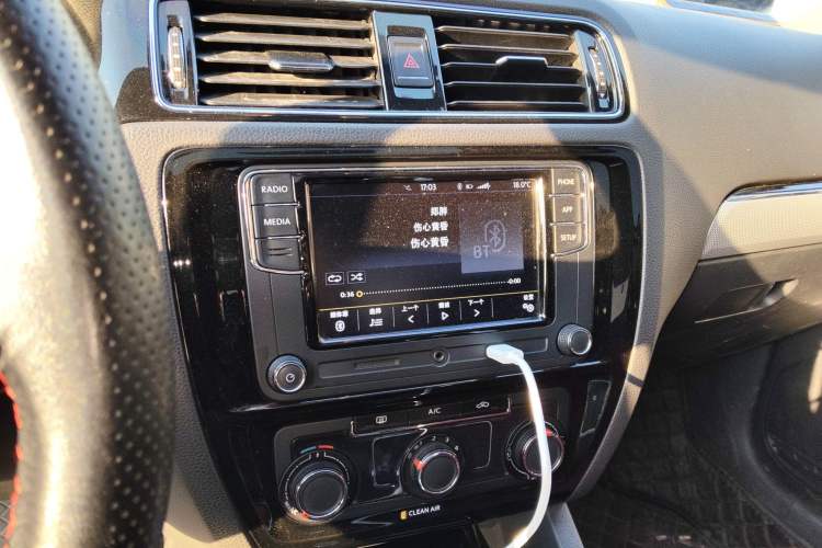 Used Volkswagen Sagitar 2018 280TSI DSG Comfort Model Audio And AC Panel