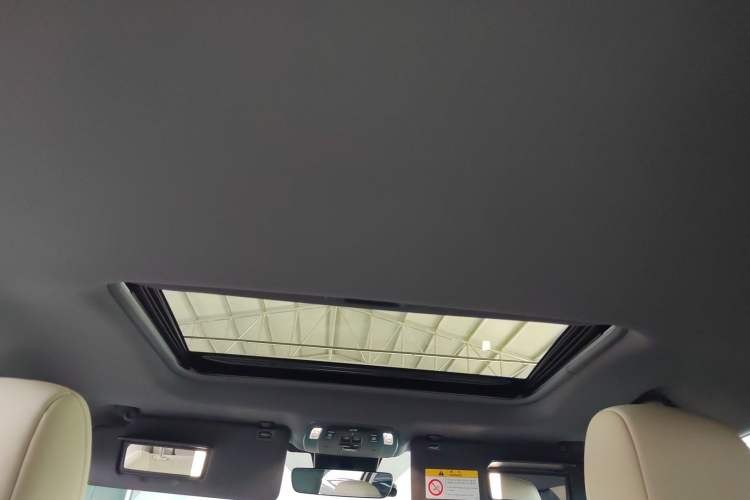 Used Toyota SIENNA 2024 2.5L Hybrid Prestige Deluxe Edition