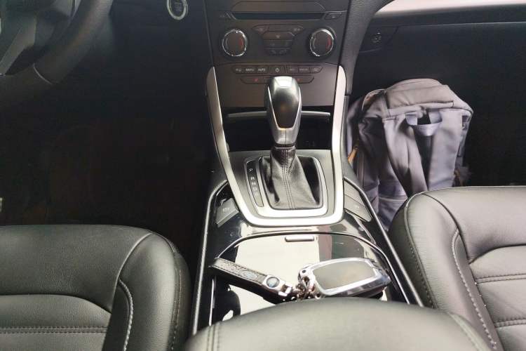 Used Ford Edge 2018 Facelifted EcoBoost 245 Two-Wheel-Drive Platinum Edition 5 Seats China V Emission Standard
