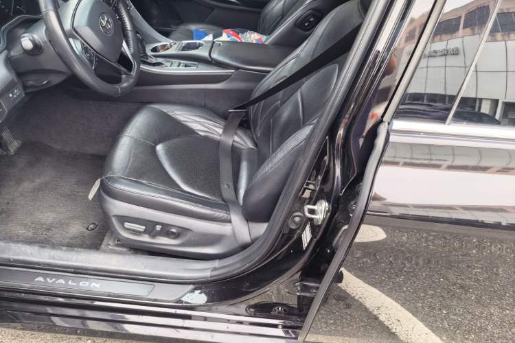 Used Toyota Avalon 2019 Dual-Engine 2.5L XLE Prestige Version China VI Standard Left Front Seat