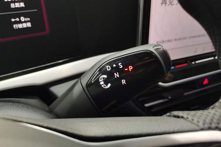 Used Volkswagen Passat 2025 Pro 380TSI Dragon Glory Edition