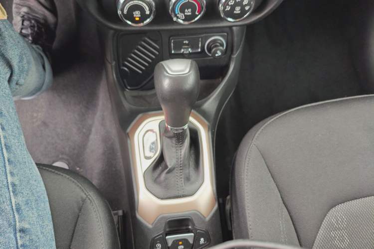 Used Jeep Renegade 2017 180T Automatic Kinetic Edition+