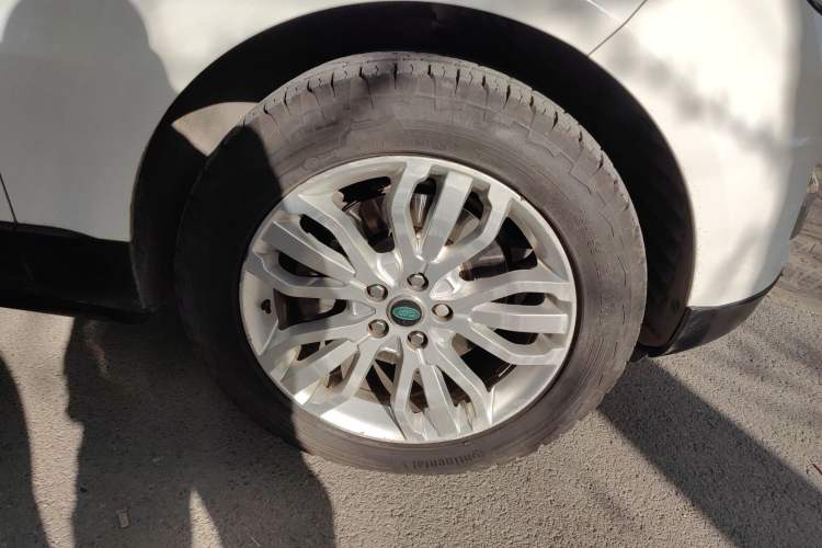 Used Land Rover Range Sport  Right Front Wheel Hub