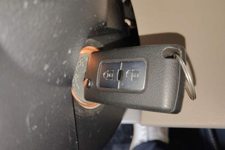 Used Mitsubishi Pajero 2018 3.0L Automatic Standard Edition Vehicle Key