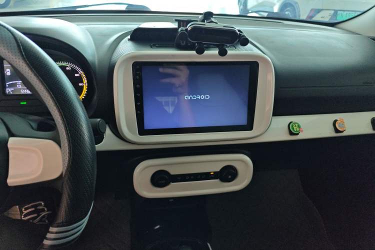 Used Roewe Clever 2021 302 km New Four-Seater Super-Efficient Version