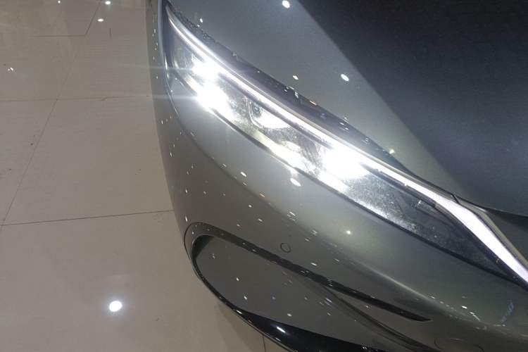 Used BYD Han 2023 EV Champion Edition 605KM Front-Drive Premium Model Right Front Headlight